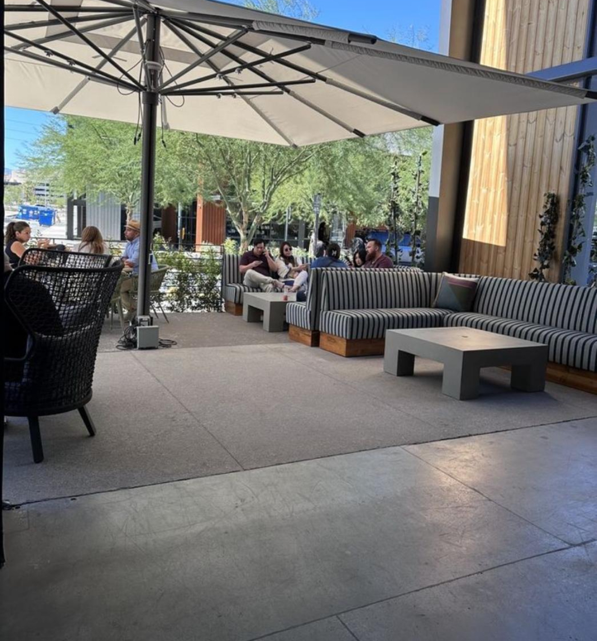 MJ Company - Booth seating